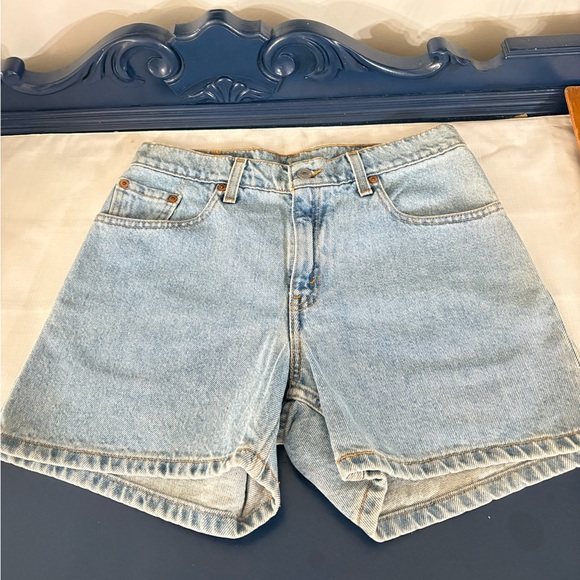 Levi's Pants - Vintage Levi’s Classic Light Wash Denim Shorts Size 5